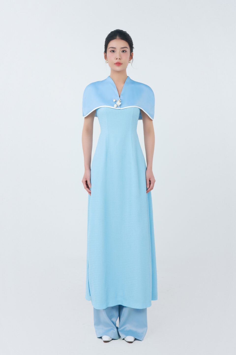 Sleeveless Cape Ao Dai 2