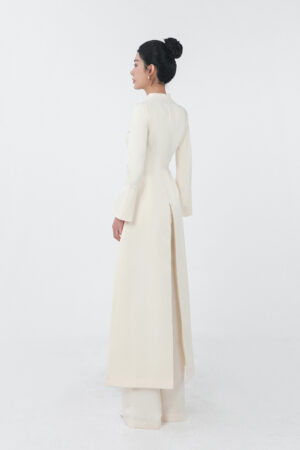 four-slit-bell-sleeves-ao-dai-2